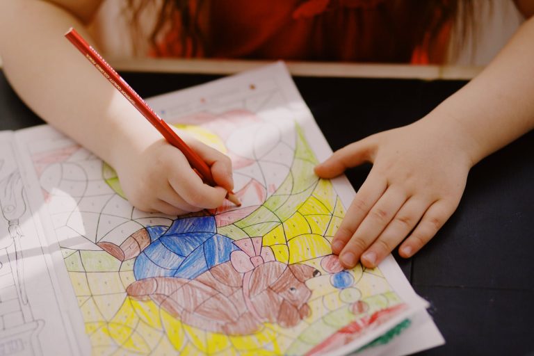 Basic Drawing and painting Classes by Artmantra
